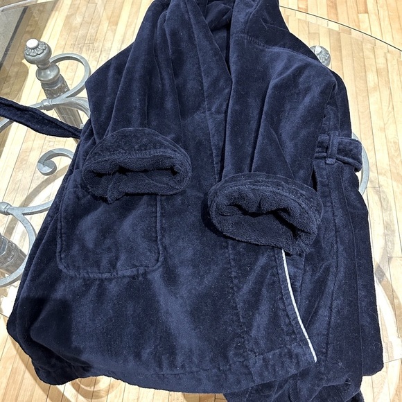 💤✨ Vintage Tommy Hilfiger Luxe Lounge Robe – Cozy Never Looked So Chic ✨💤 - Picture 3 of 14